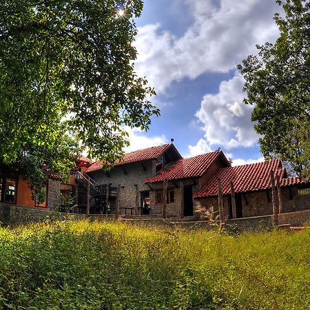 ปัคดัณดี ซาฟารีส์ - คันฮา เอิร์ธ ลอดจ์ Hotel Mandla ภายนอก รูปภาพ